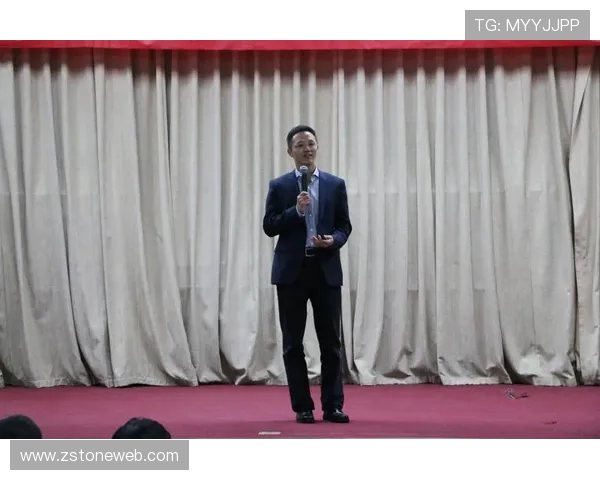 杨强畅谈滑板人生：从初学者到行业先锋的心路历程